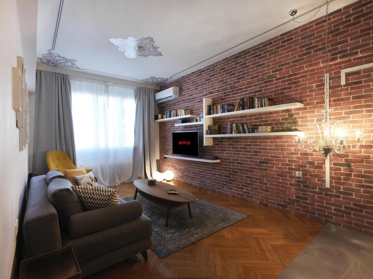 Athenian Apartment In The Center With Jacuzzi Exteriér fotografie