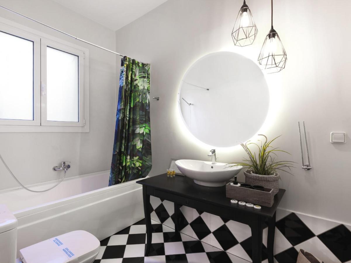 Athenian Apartment In The Center With Jacuzzi Exteriér fotografie